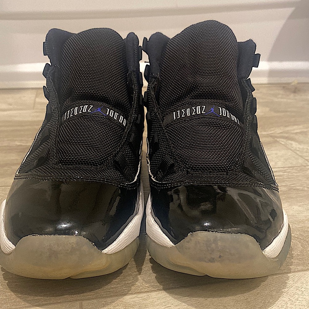 Jordan 11s Retro “Space Jam”.